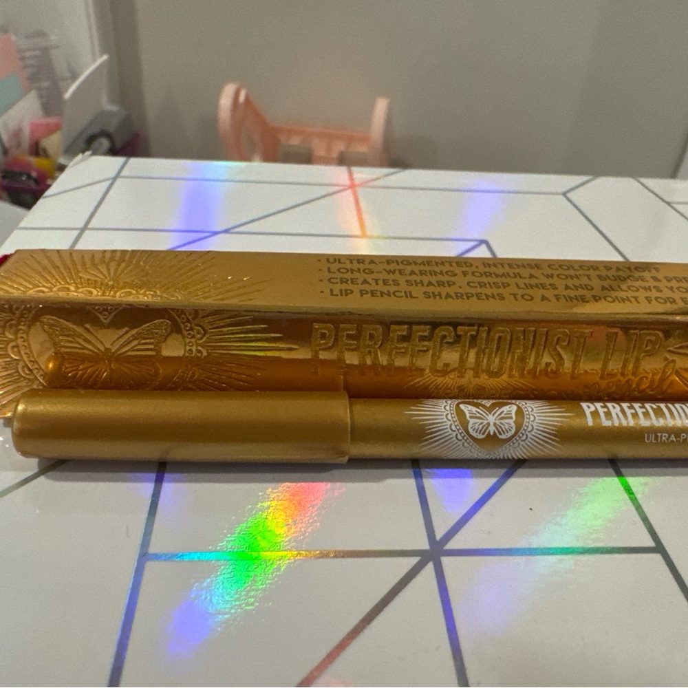 Melt Perfectionist Lip Pencil in   New in box - Picture 2 of 14